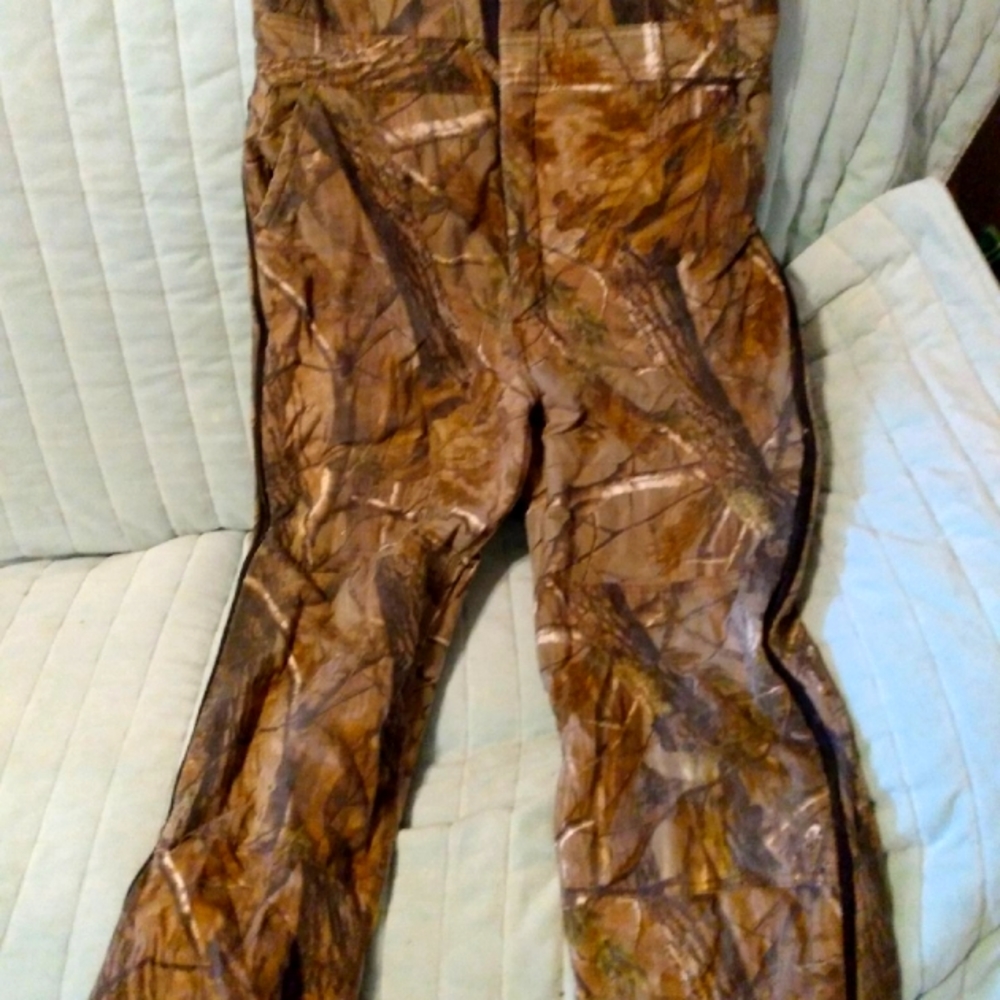 Youth camo hunting overall Realtree. Size 18 regular